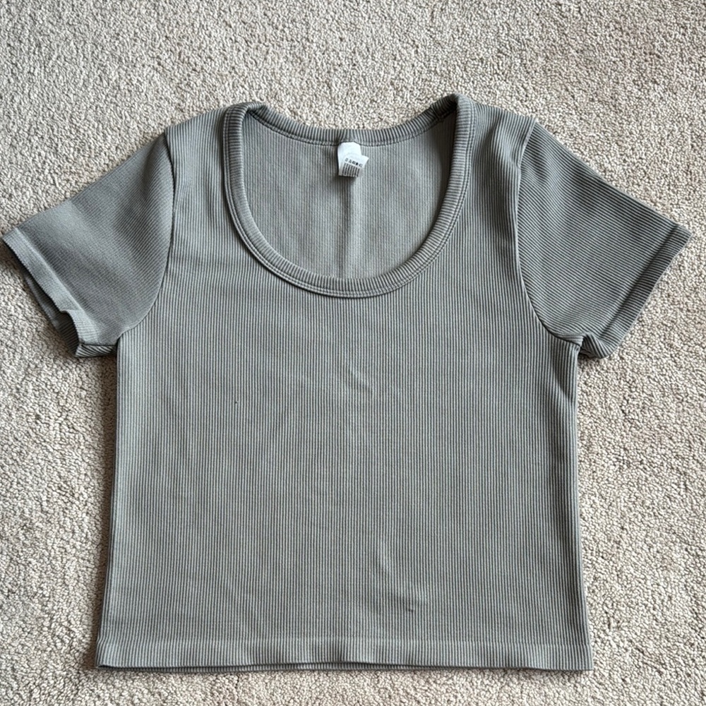 Gray Ribbed Women's Top - Picture 1 of 4